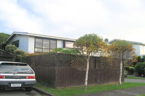 Photo of property in 32 Rembrandt Avenue, Tawa, Wellington, 5028
