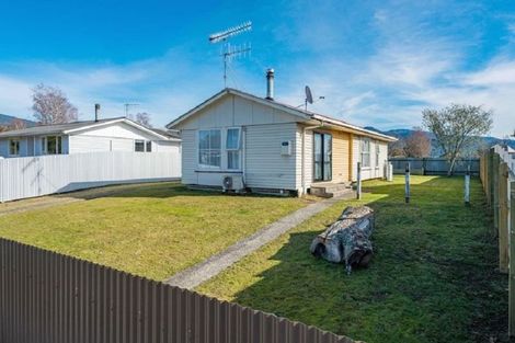 Photo of property in 218 Te Rangitautahanga Road, Turangi, 3334