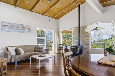 Photo of property in 22 Reeves Road, Acacia Bay, Taupo, 3330