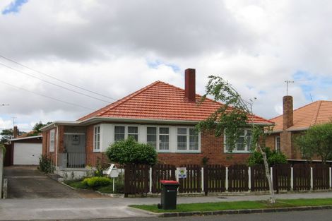 Photo of property in 10 Humariri Street, Point Chevalier, Auckland, 1022