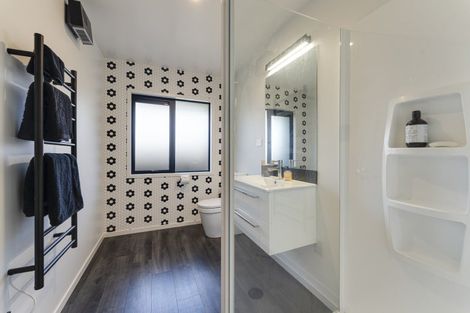 Photo of property in 13 Howden Drive, Jacks Point, 9371