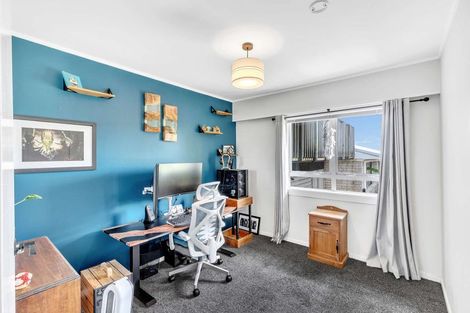 Photo of property in 1 Pleasant Road, Glen Eden, Auckland, 0602