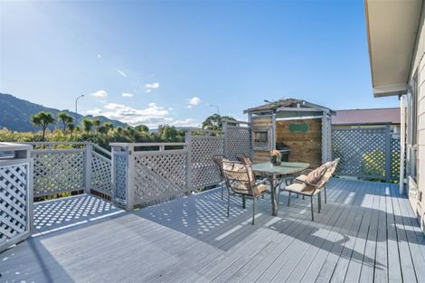 Photo of property in 35 Clouston Park Road, Clouston Park, Upper Hutt, 5018