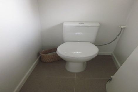 Photo of property in 458 Glenfield Road, Glenfield, Auckland, 0629