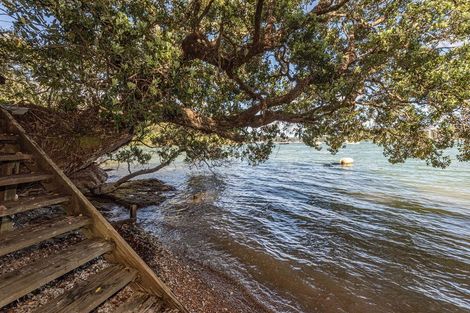 Photo of property in 14 Kakapu Road, Okiato, Russell, 0272