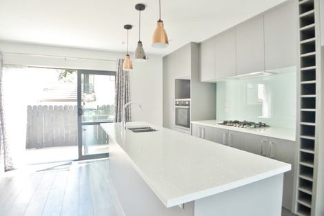 Photo of property in 28 Rakich Place, Henderson, Auckland, 0612