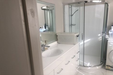 Photo of property in 24a East Coast Road, Milford, Auckland, 0620