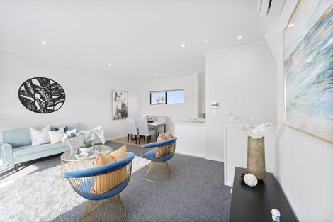 Photo of property in 5/5 Peachgrove Road, Te Atatu Peninsula, Auckland, 0610