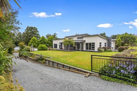 Photo of property in 184 High Street, Oxford, 7430