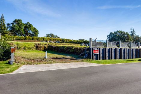 Photo of property in 15 Kotare Drive, Waiwhakaiho, New Plymouth, 4312