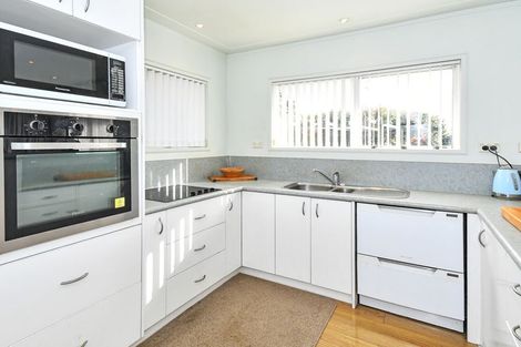 Photo of property in 12 Gibbons Road, Weymouth, Auckland, 2103