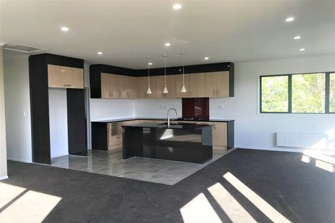 Photo of property in 10 Arataki Way, Glen Eden, Auckland, 0602