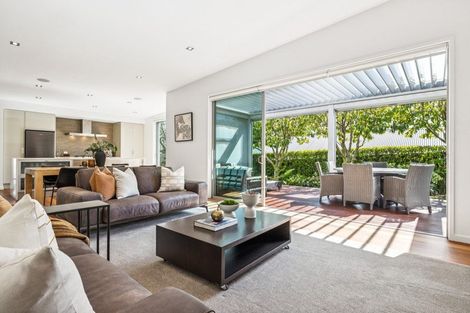 Photo of property in 6 Woolshed Lane, Pukekohe, 2120