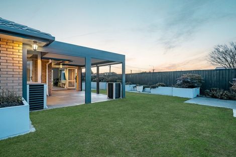 Photo of property in 112 Gayhurst Road, Dallington, Christchurch, 8061