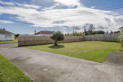 Photo of property in 26 Goldsmith Crescent, Levin, 5510