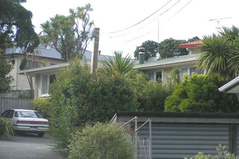 Photo of property in 1/50 Bond Crescent, Forrest Hill, Auckland, 0620