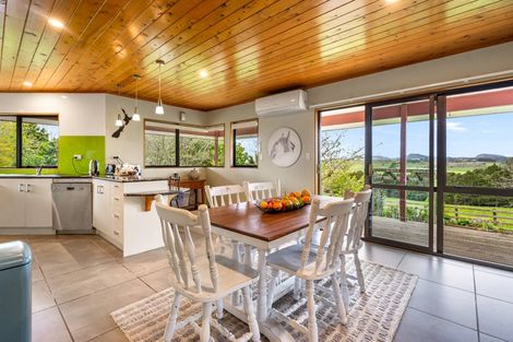 Photo of property in 211 Gray Road, Te Kamo, Kamo, 0185