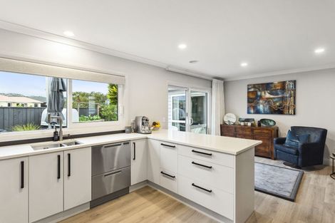 Photo of property in 155 Guildford Drive, Paraparaumu Beach, Paraparaumu, 5032