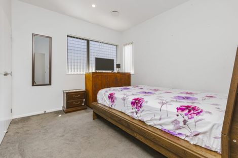 Photo of property in 4 Beardmore Lane, Papakura, 2110