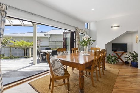 Photo of property in 6 Lochiel Road, Khandallah, Wellington, 6035