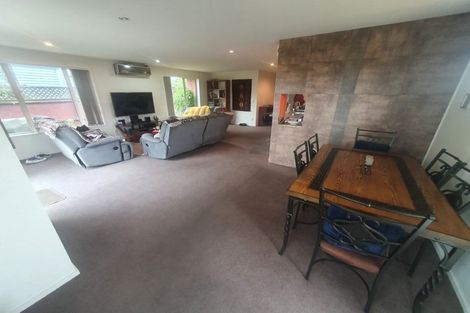 Photo of property in 18 Grimseys Road, Redwood, Christchurch, 8051