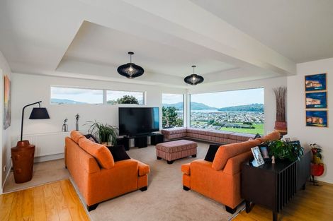 Photo of property in 93 Easther Crescent, Kew, Dunedin, 9012