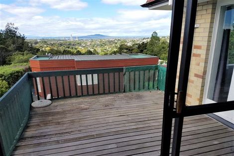 Photo of property in 1/177 Glenfield Road, Hillcrest, Auckland, 0627