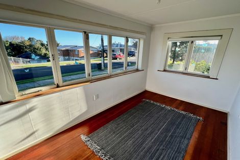 Photo of property in 6 Stonehurst Avenue, Waiuku, 2123