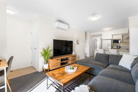 Photo of property in 25 Manarini Road, Westgate, Auckland, 0614