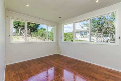 Photo of property in 15 Sunnyfield Crescent, Glenfield, Auckland, 0629