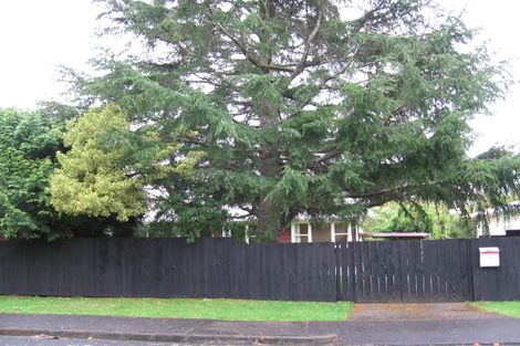 Photo of property in 10 Lucinda Place, Glen Eden, Auckland, 0602
