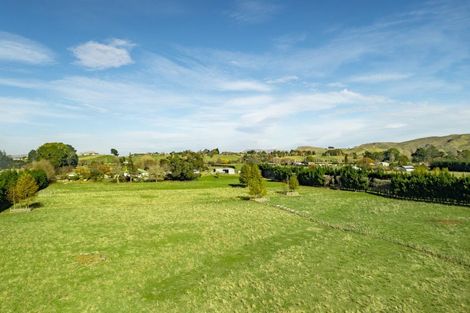 Photo of property in 2460 State Highway 2, Waipukurau, 4281