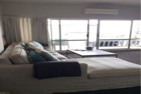 Photo of property in 8a Madeira Lane, Grafton, Auckland, 1023