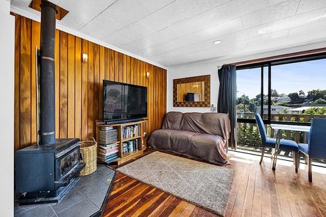 Photo of property in 3 Ward Place, Marfell, New Plymouth, 4310