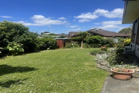 Photo of property in 2/6 Sunshine Place, Papakura, 2110