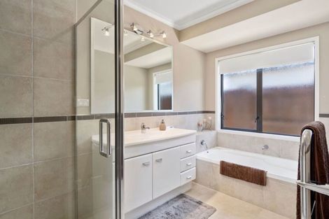 Photo of property in 35 Oriental Parade, Papamoa Beach, Papamoa, 3118