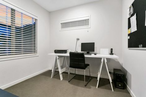 Photo of property in 9 Huntington Park Drive, Greenhithe, Auckland, 0632