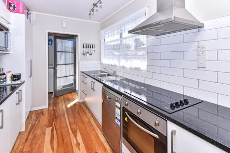 Photo of property in 14 Astor Place, Manurewa, Auckland, 2102