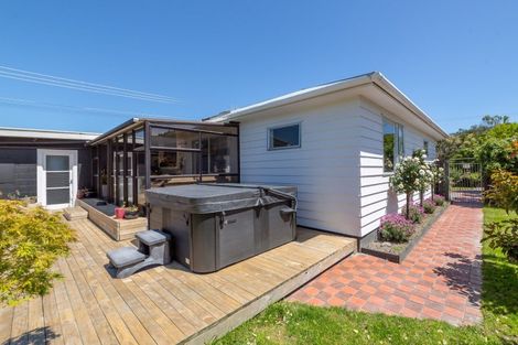 Photo of property in 9 Moore Street, Featherston, 5710