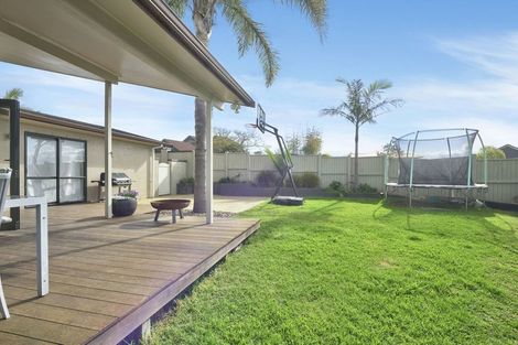 Photo of property in 66a Bradbury Road, Botany Downs, Auckland, 2010