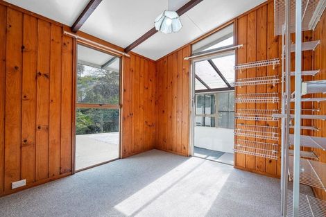 Photo of property in 13 Reynolds Place, Torbay, Auckland, 0630