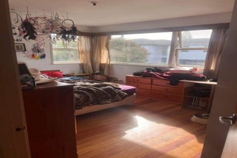 Photo of property in 8 Thomas Avenue, Te Atatu Peninsula, Auckland, 0610