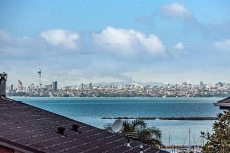 Photo of property in 21 Deanna Drive, West Harbour, Auckland, 0618