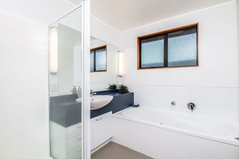 Photo of property in 16 Romney Square, Tawa, Wellington, 5028