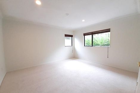 Photo of property in 17 Crimson Park, Oteha, Auckland, 0632