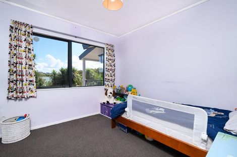 Photo of property in 15 Buttercup Place, Waimauku, 0812