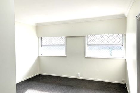 Photo of property in 5 White Swan Road, Mount Roskill, Auckland, 1041