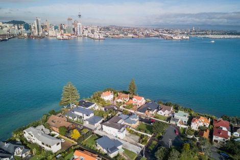 Photo of property in 81a Stanley Point Road, Stanley Point, Auckland, 0624