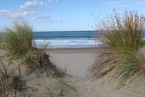 Photo of property in 79a Blue Pacific Parade, Riversdale Beach, Masterton, 5872