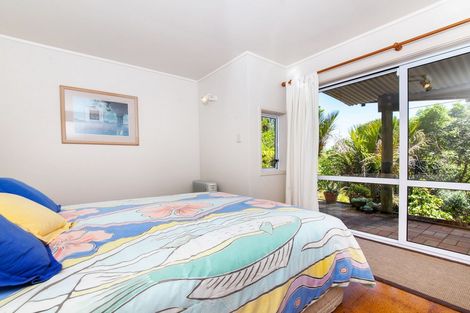 Photo of property in 119 Seaview Road, Piha, New Lynn, 0772